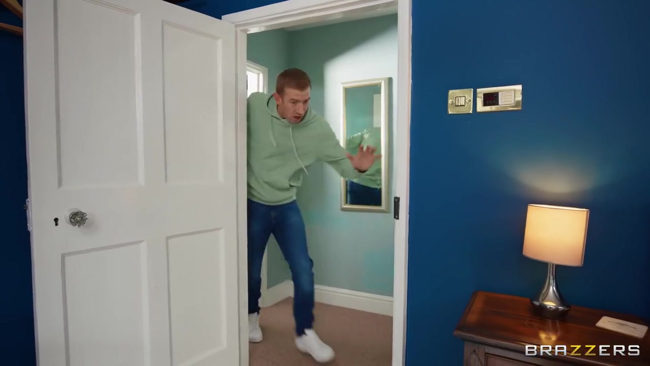 Petite Blonde, Big Danny And Tina Snows In Uses His Big Cock To Fuck Babe