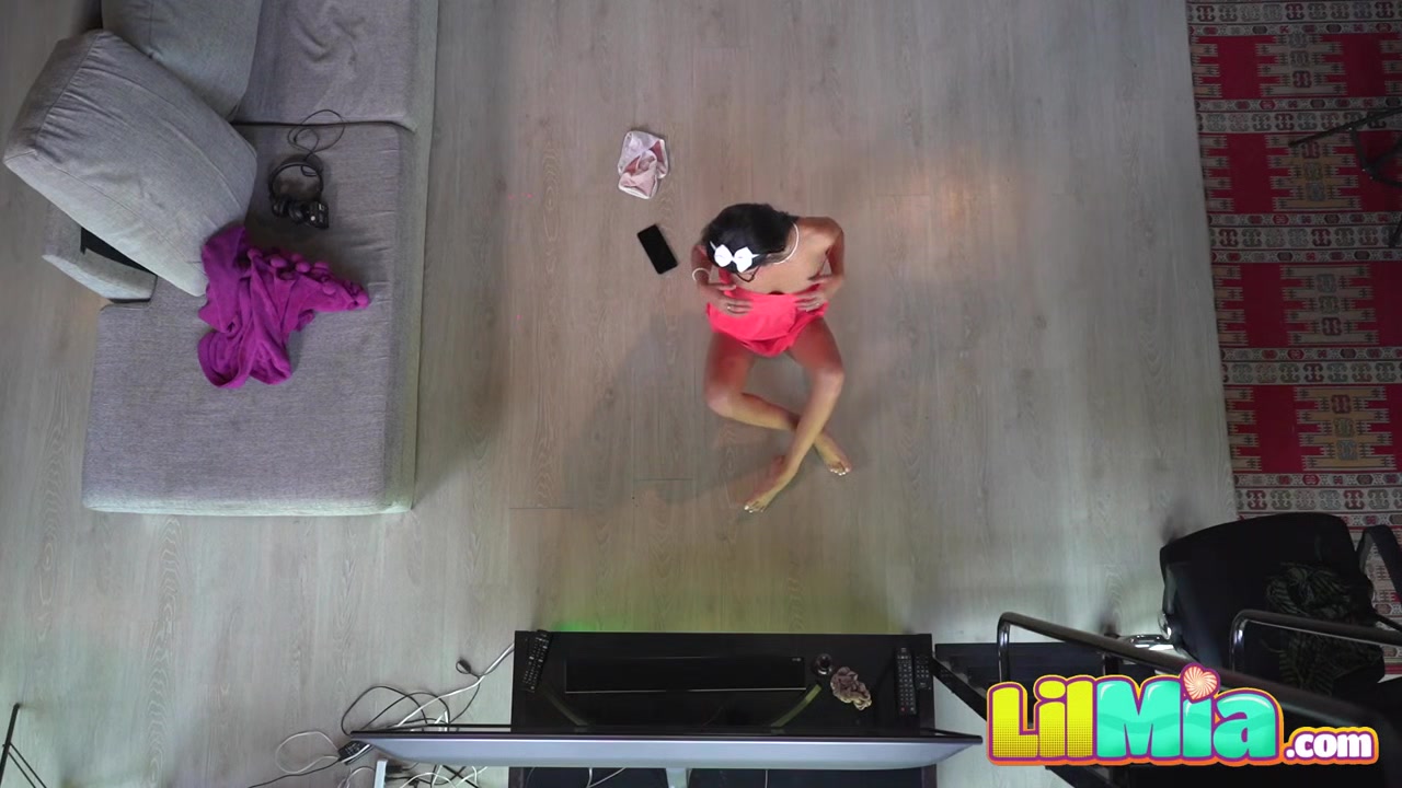 Sexy solo latina teen masturbates