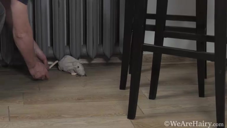 Amanda Clarke masturbates after seeing a mouse
