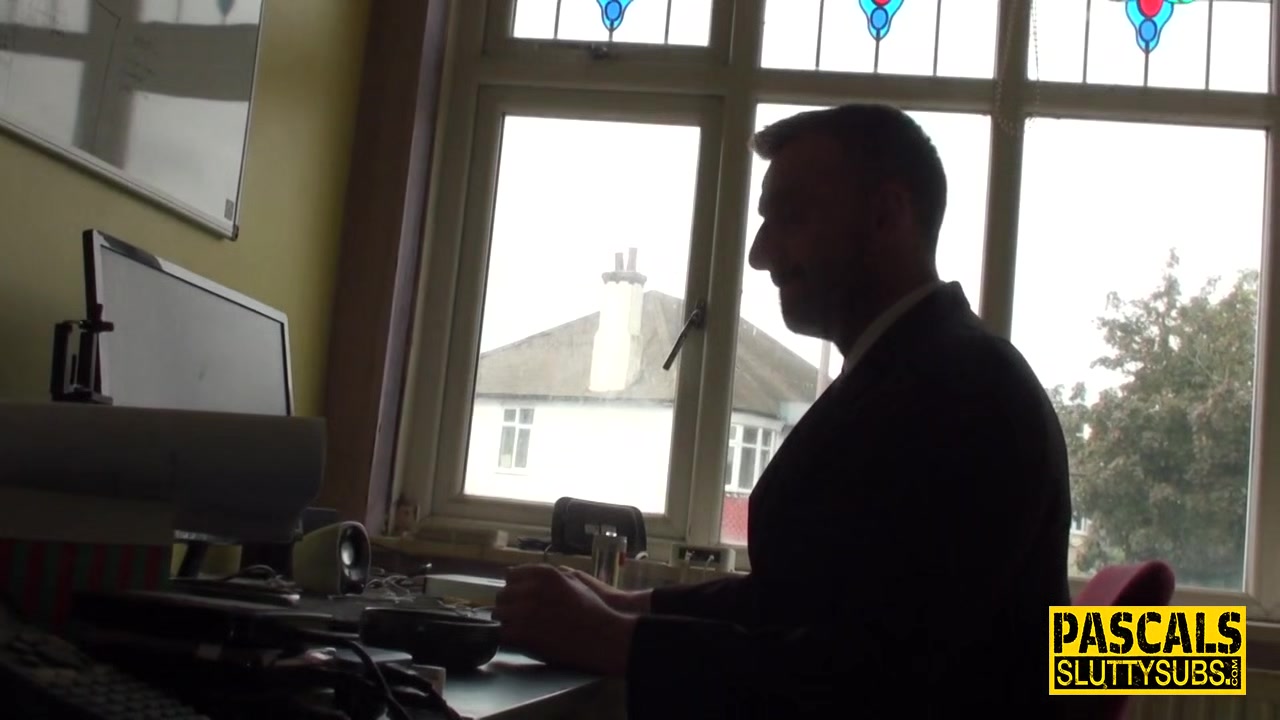 Glam submissive pounded