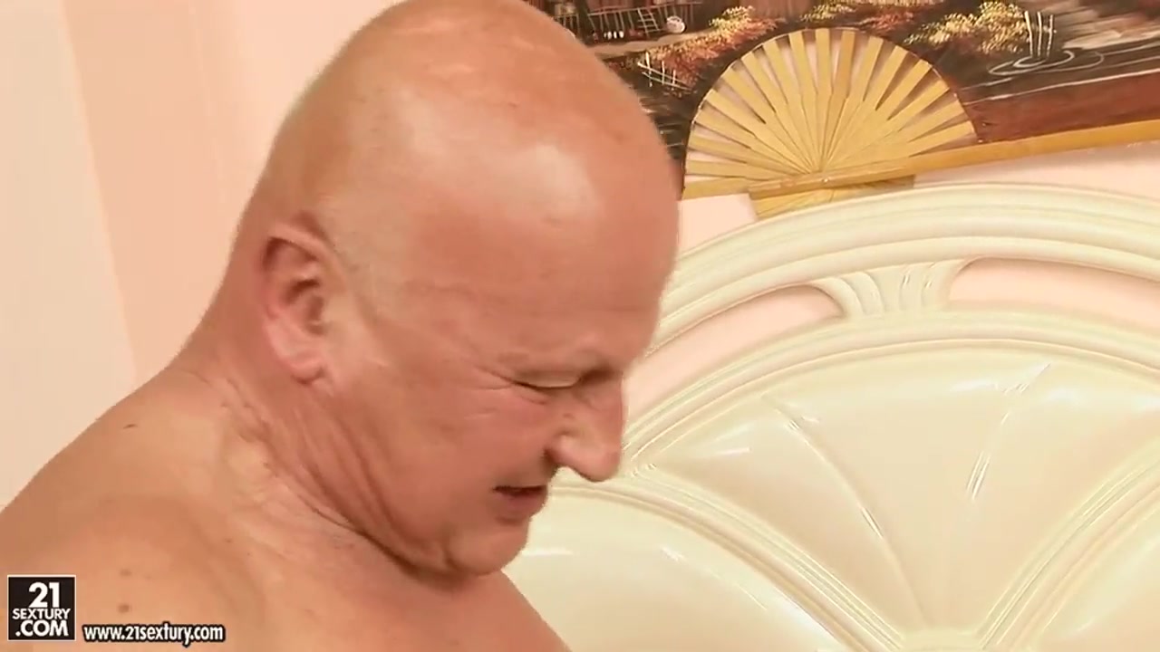 Handsome grandpa enjoys fucking hot and lovely babe Nesty and her pussy
