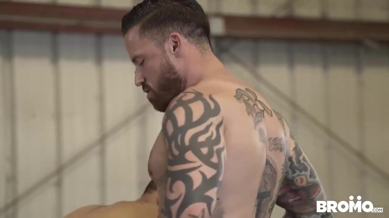 Stepdaddys Bareback Secret - Jordan Levine And Lucky Daniels