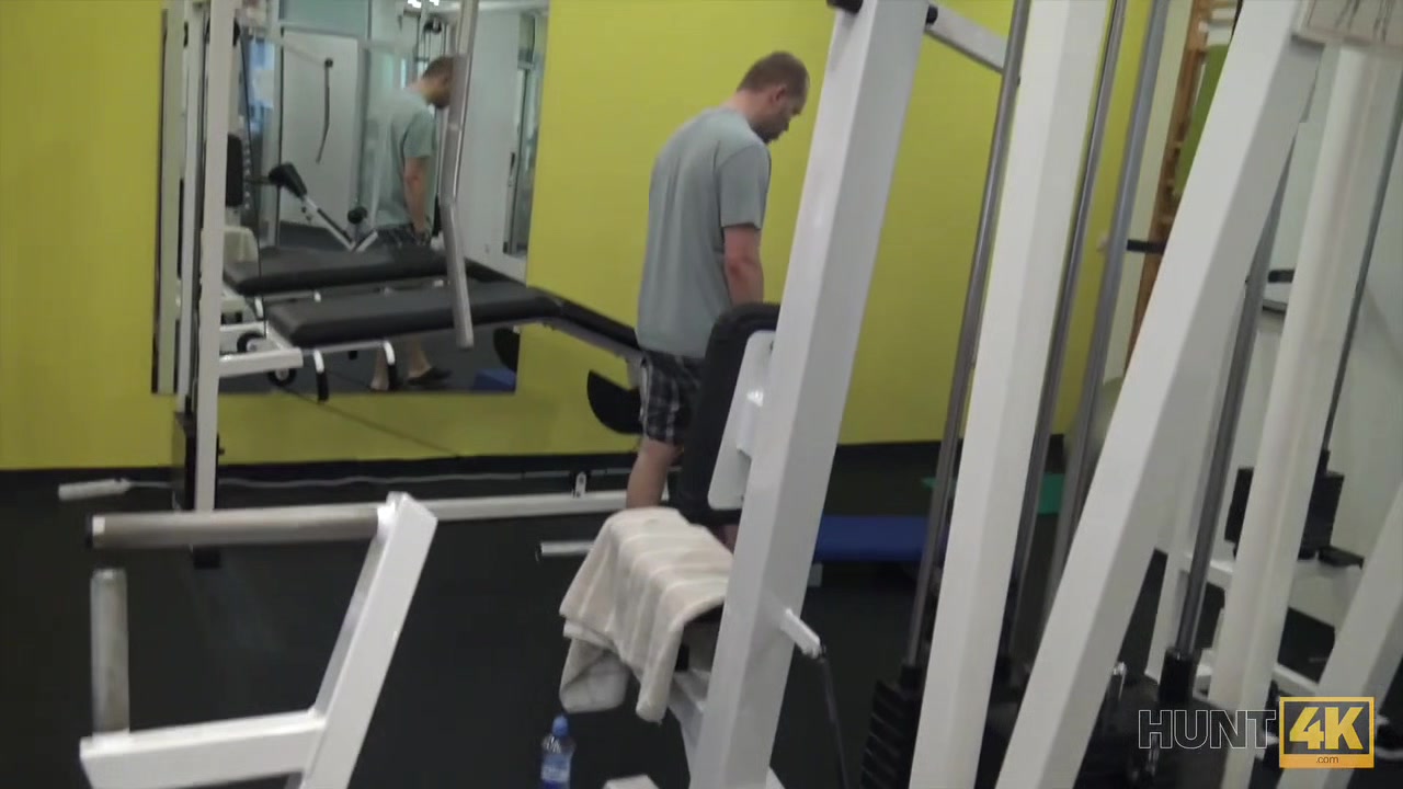 HUNT4K. Sex for money in gym is the way beauty wanted to end day