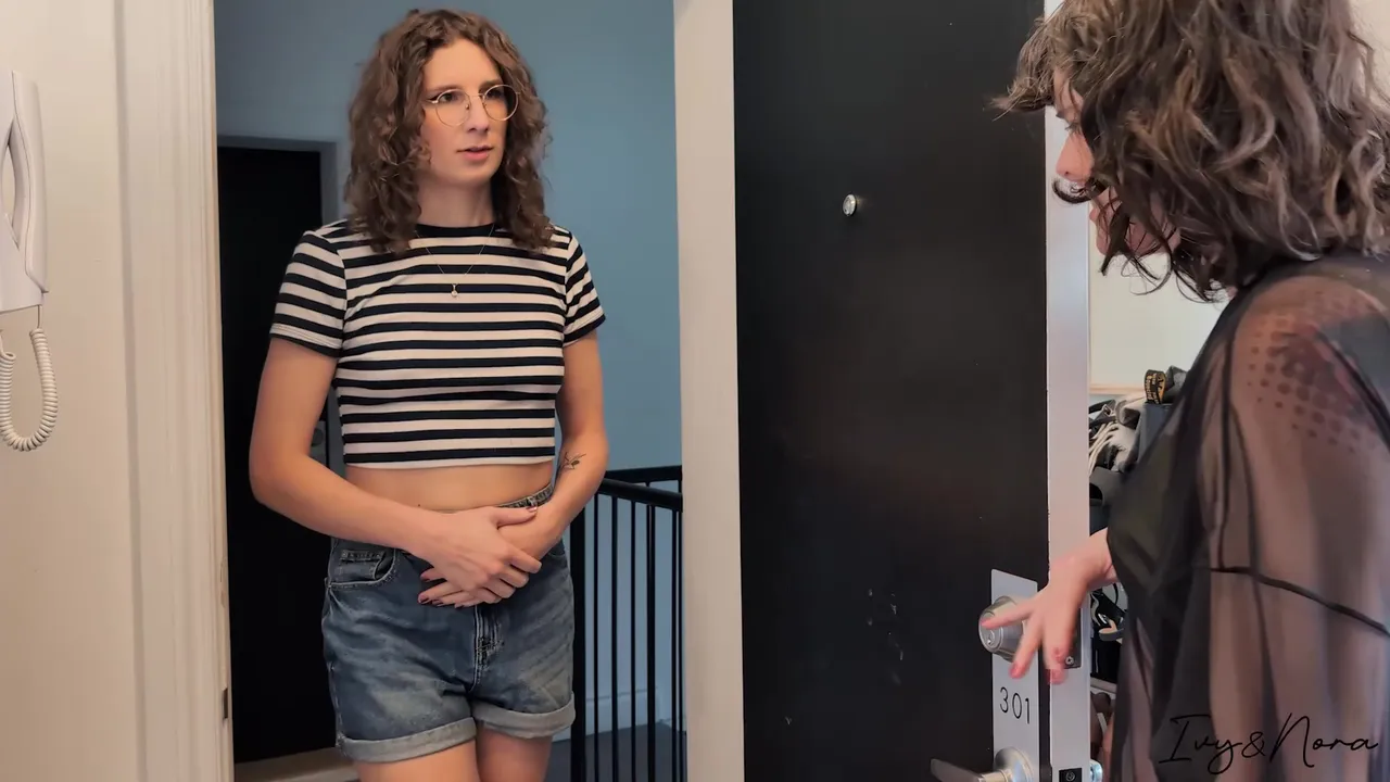 Trans Girl Pays For Food Delivery With Her Dick With Ivy Velour