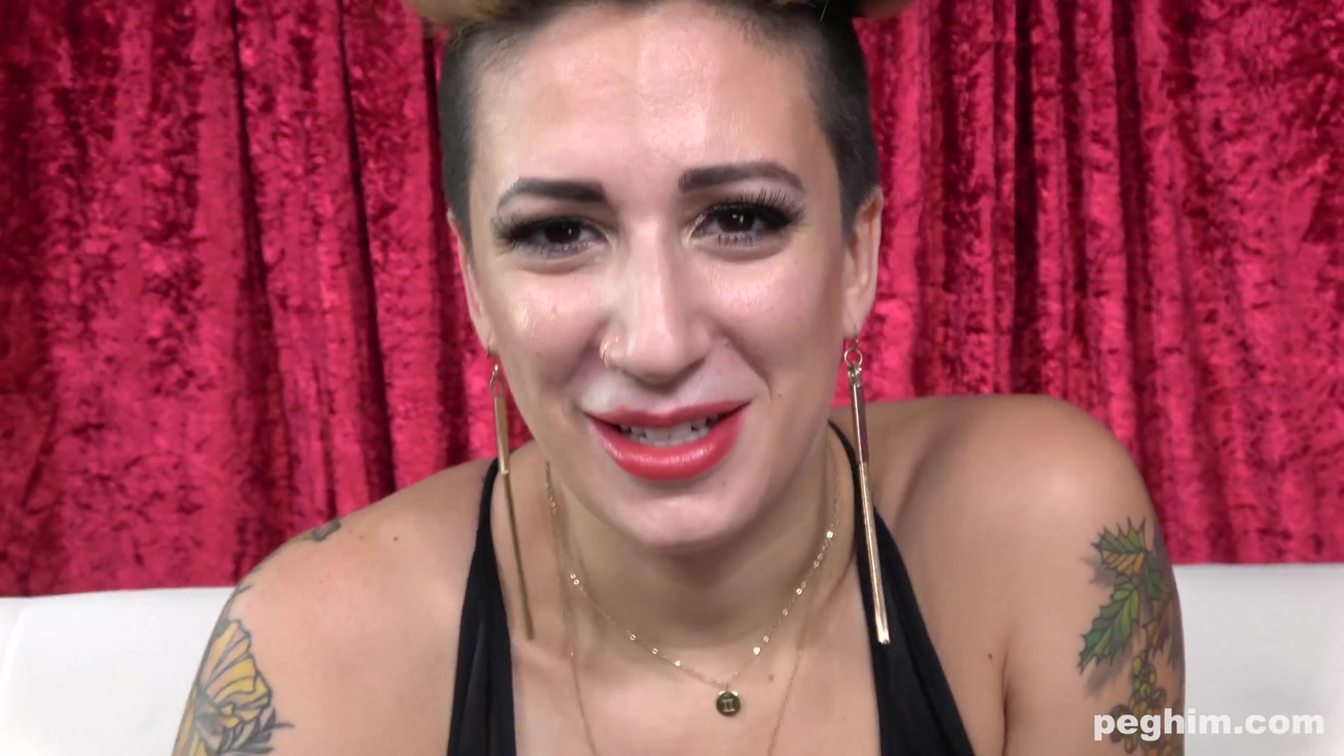 Della Dane Red Curtain Live - Sex Movies Featuring Peghim