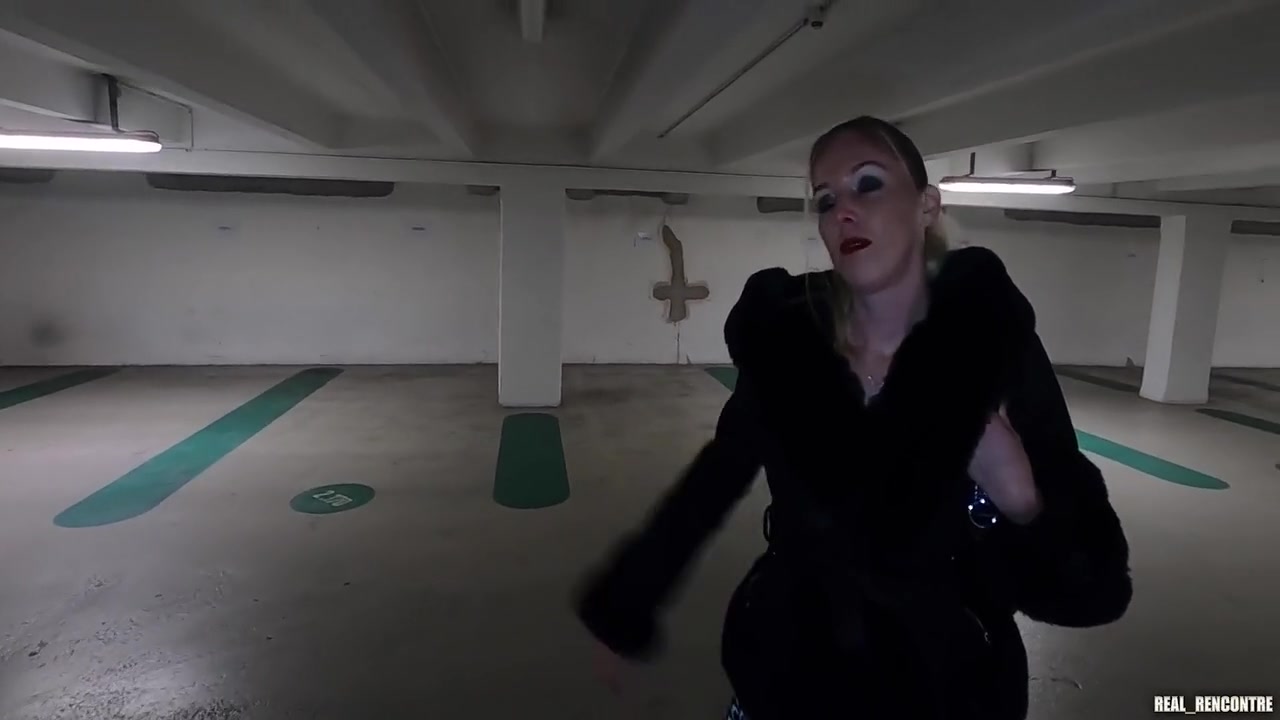 A Rich Frenchwoman Cheats On Her Boyfriend To Fuck In A Cellar With Black People!!