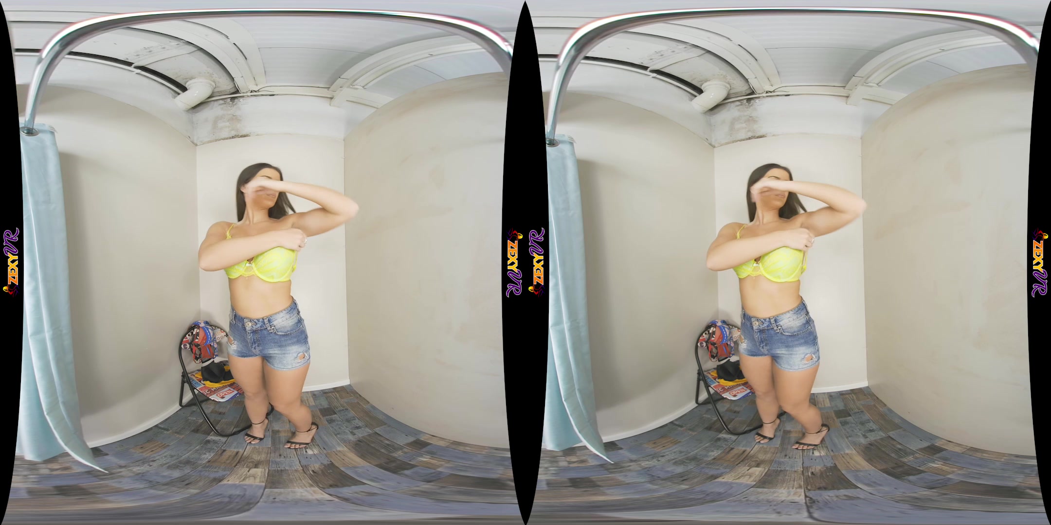 Help Me Decide featuring Amelia B - ZexyVR
