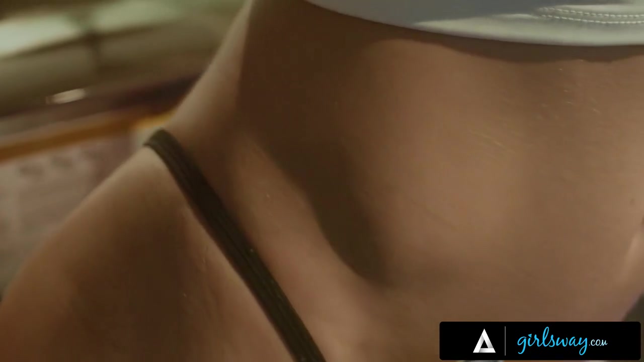 Sexy 18yo Blondes Are Thirsty For Sex - Aiden Ashley And Coco Lovelock