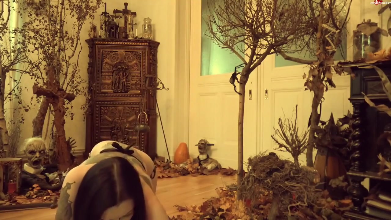 The Witch With Alissa Noir