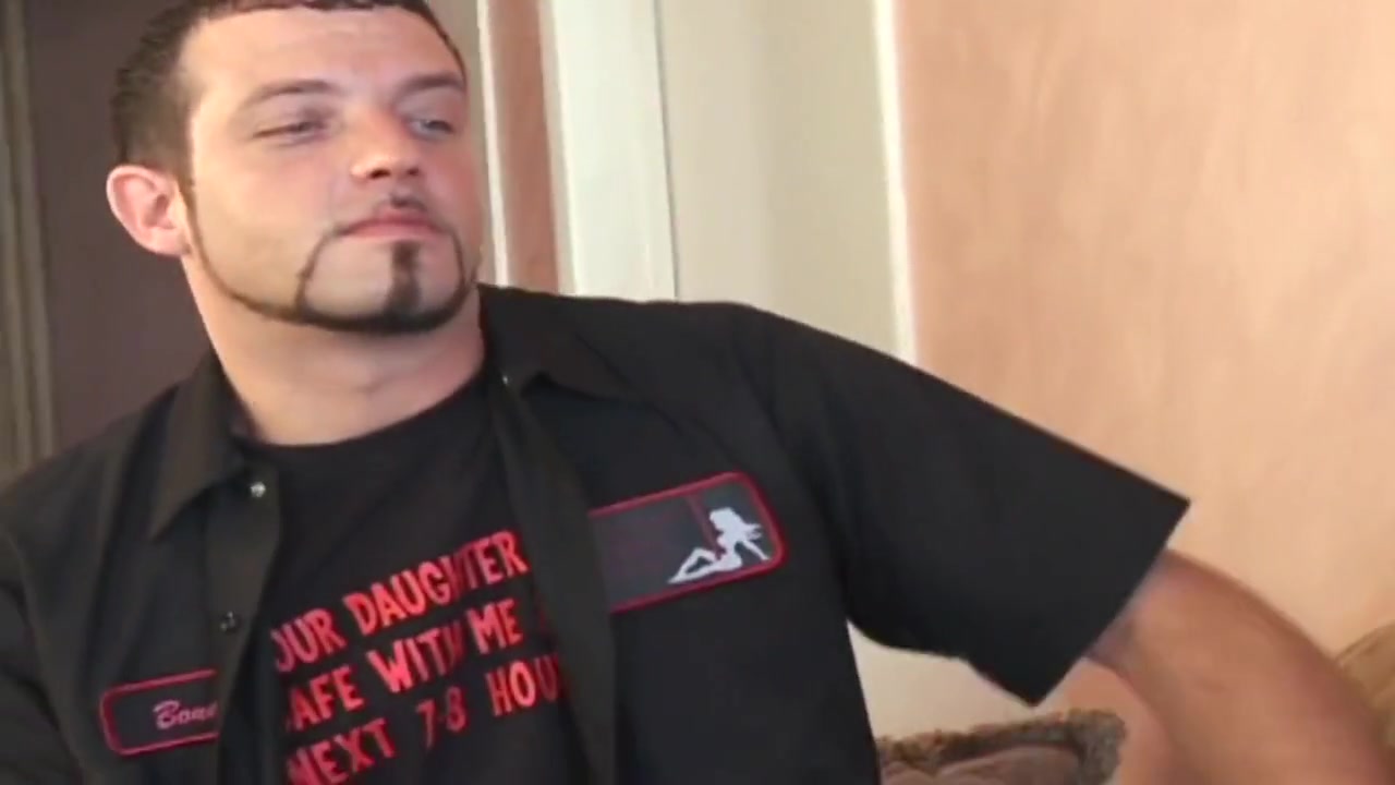 Hot Bitch With Awesome Round Boobs Wants To Give Titty Fuck To The Dude