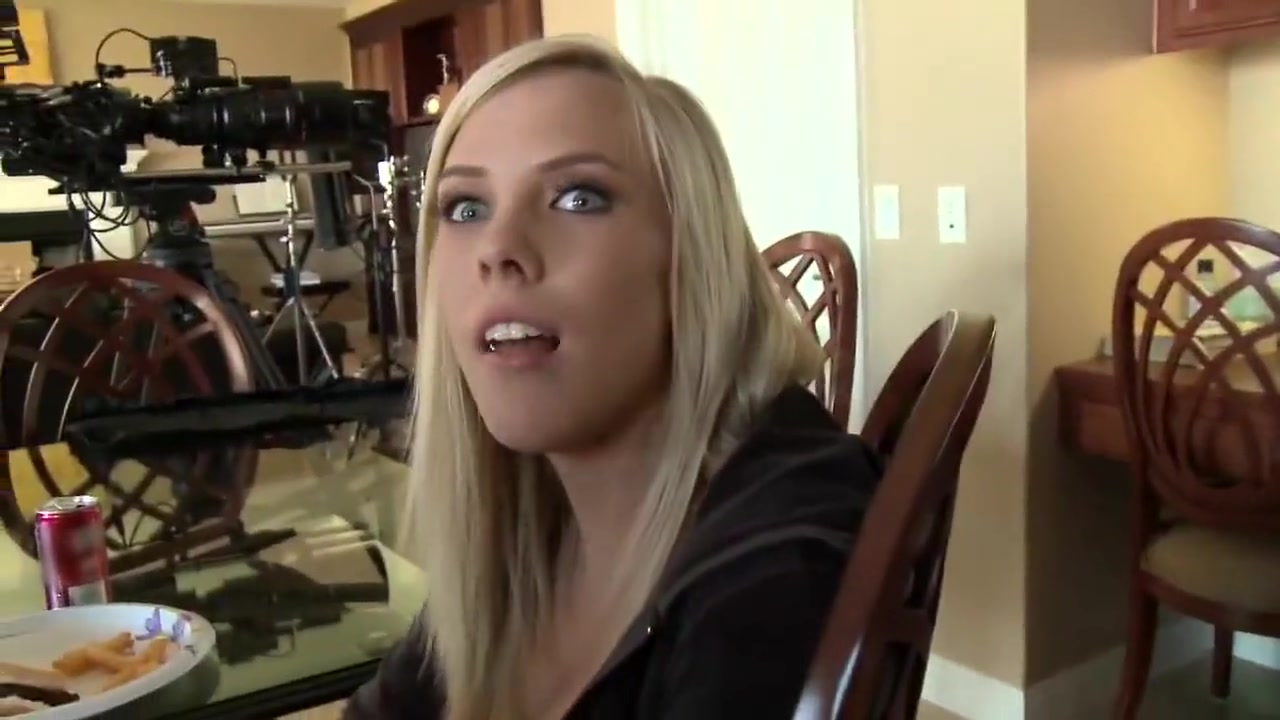 Kayden kross - BehindTheScene Babysitters2
