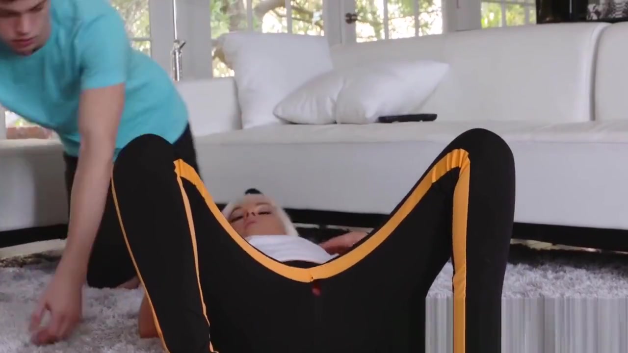Alluring stepsister seduces sex starved bro with her booty