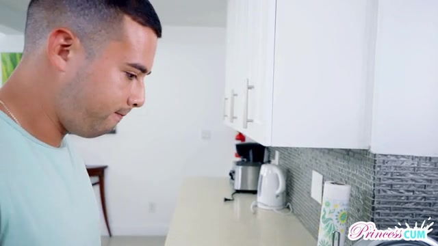 Chloe Is In Charge - S11:E2 - Nubiles-Porn