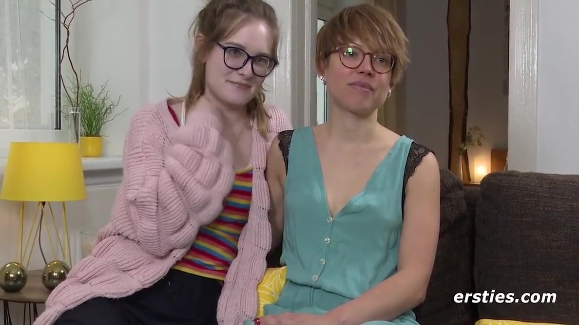 Lesbian Fingering - Mit Nahe Und Zusammenspiel Zum Orgasmus