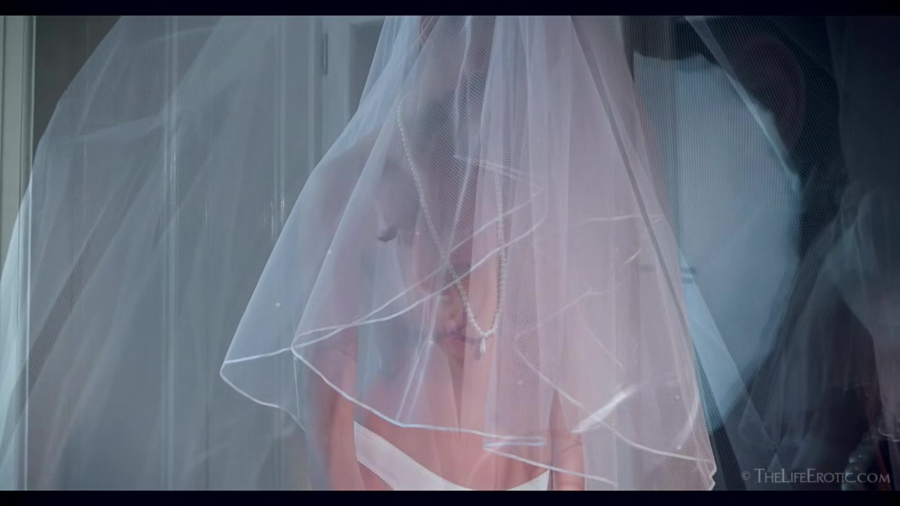 Honeymoon - Luna C - TheLifeErotic