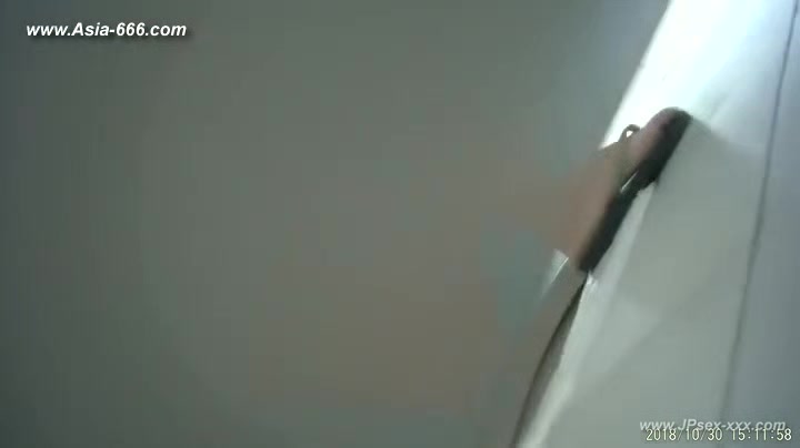 chinese girls go to toilet.117