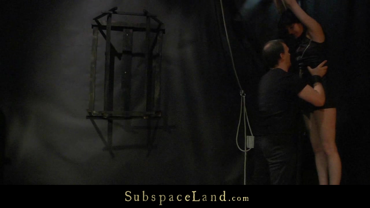 Disobedient hardcore bitch spanked and whipped in bdsm