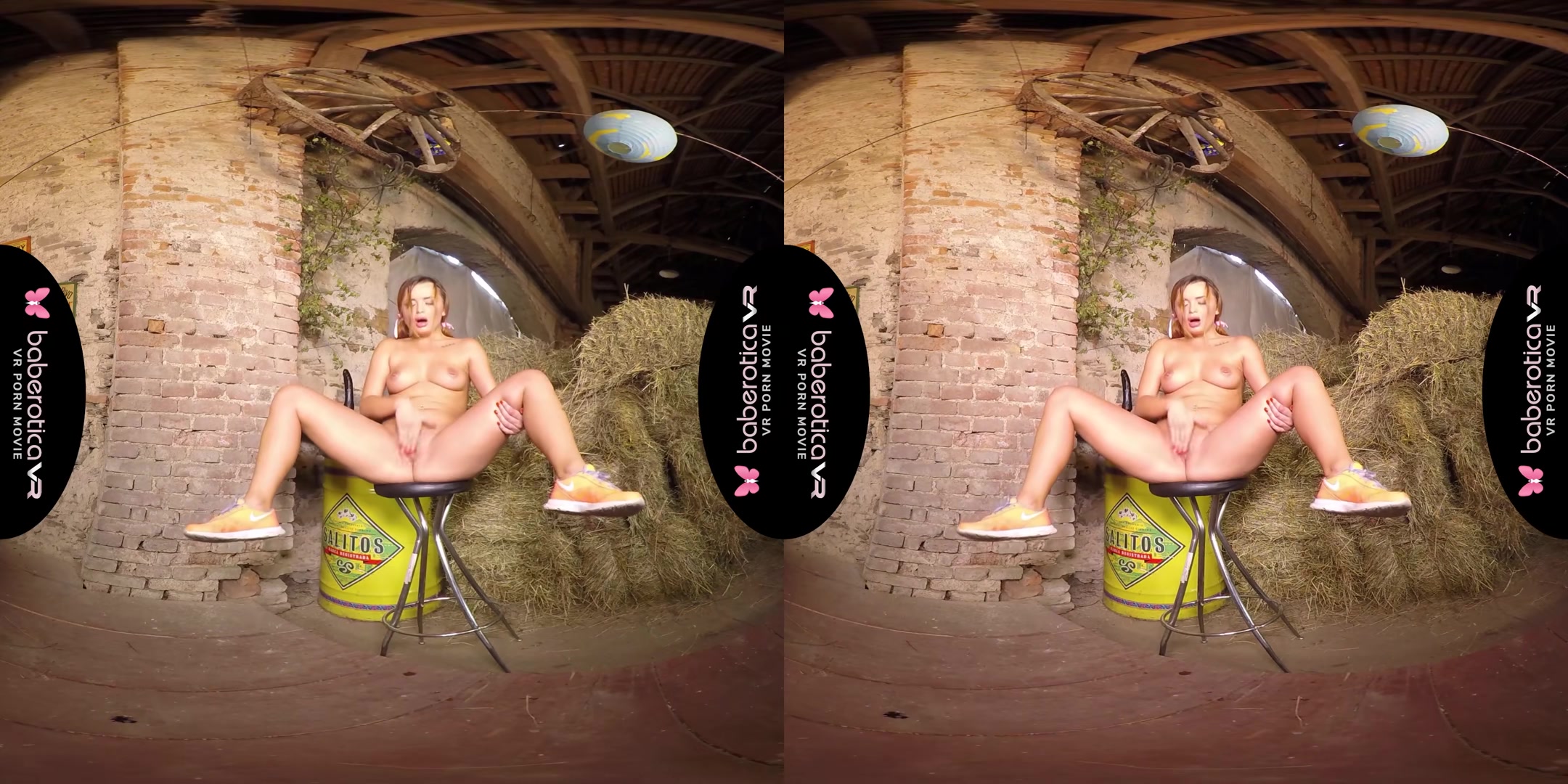 Hot Daphne Klyde Toys Pussy Until Exhaustion - BaberoticaVR