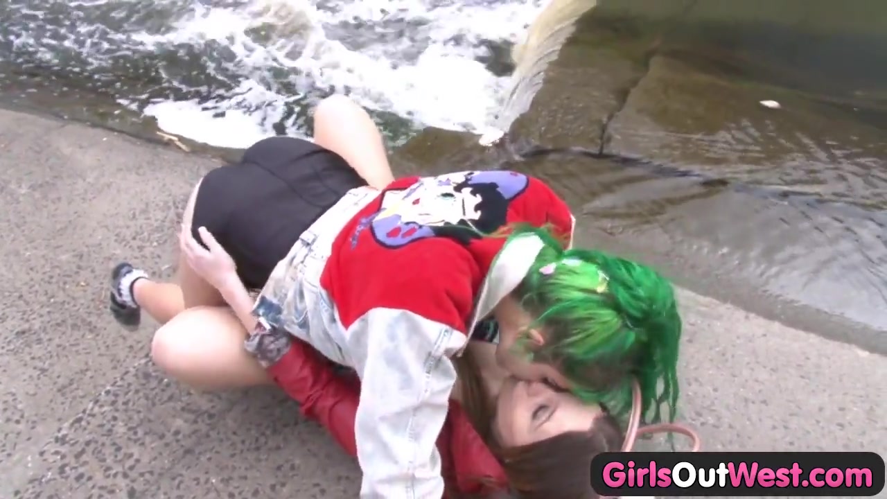 Girls Out West - Raunchy hairy lesbian gets fingered