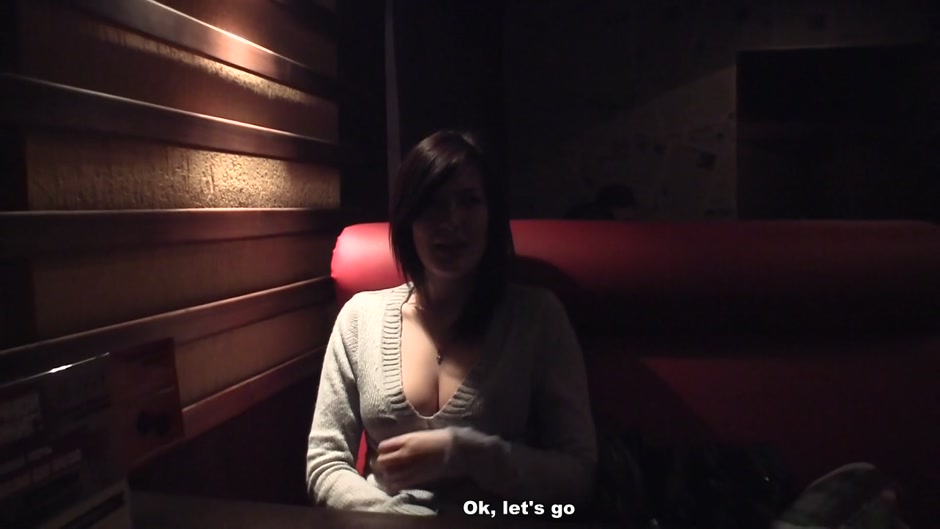 Girl does bj in restroom and gets sperm on super sexy ass