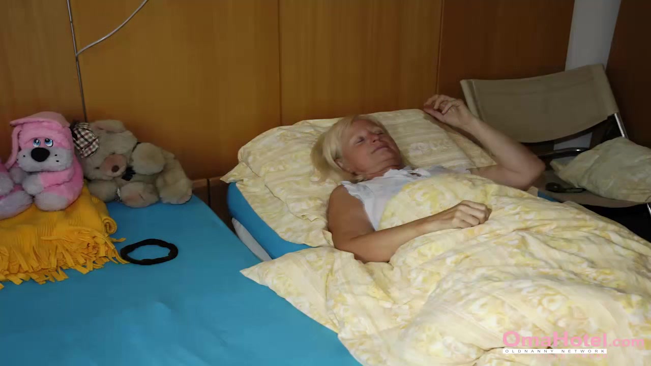 OmaHoteL Crazy Grandma Pictures Compilation
