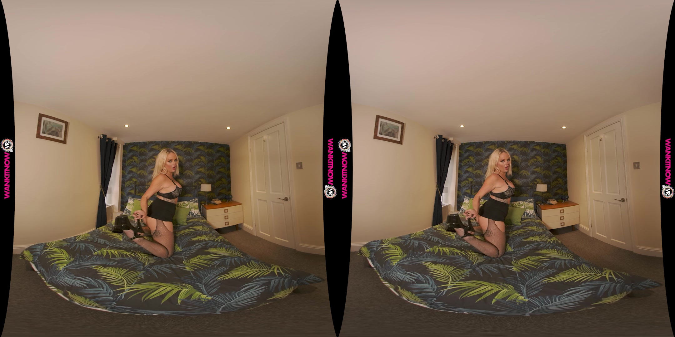 Come And Watch Me Play featuring Louise Lee - WankitNowVR