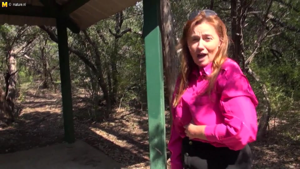 American housewife strips naked outdoors and works her wet pussy