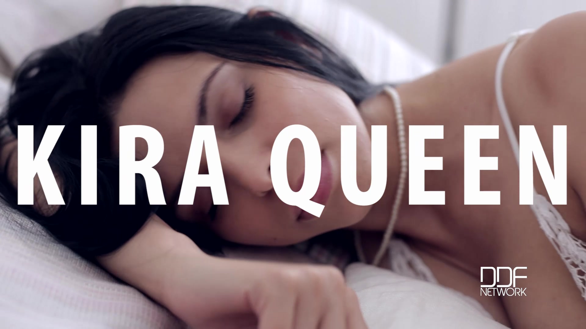 Solo Mission - Vibrator Brings Dirty Dreams to Life - PornWorld