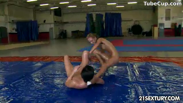 NudeFightClub presents: Alysa Gap vs Ivana Sugar