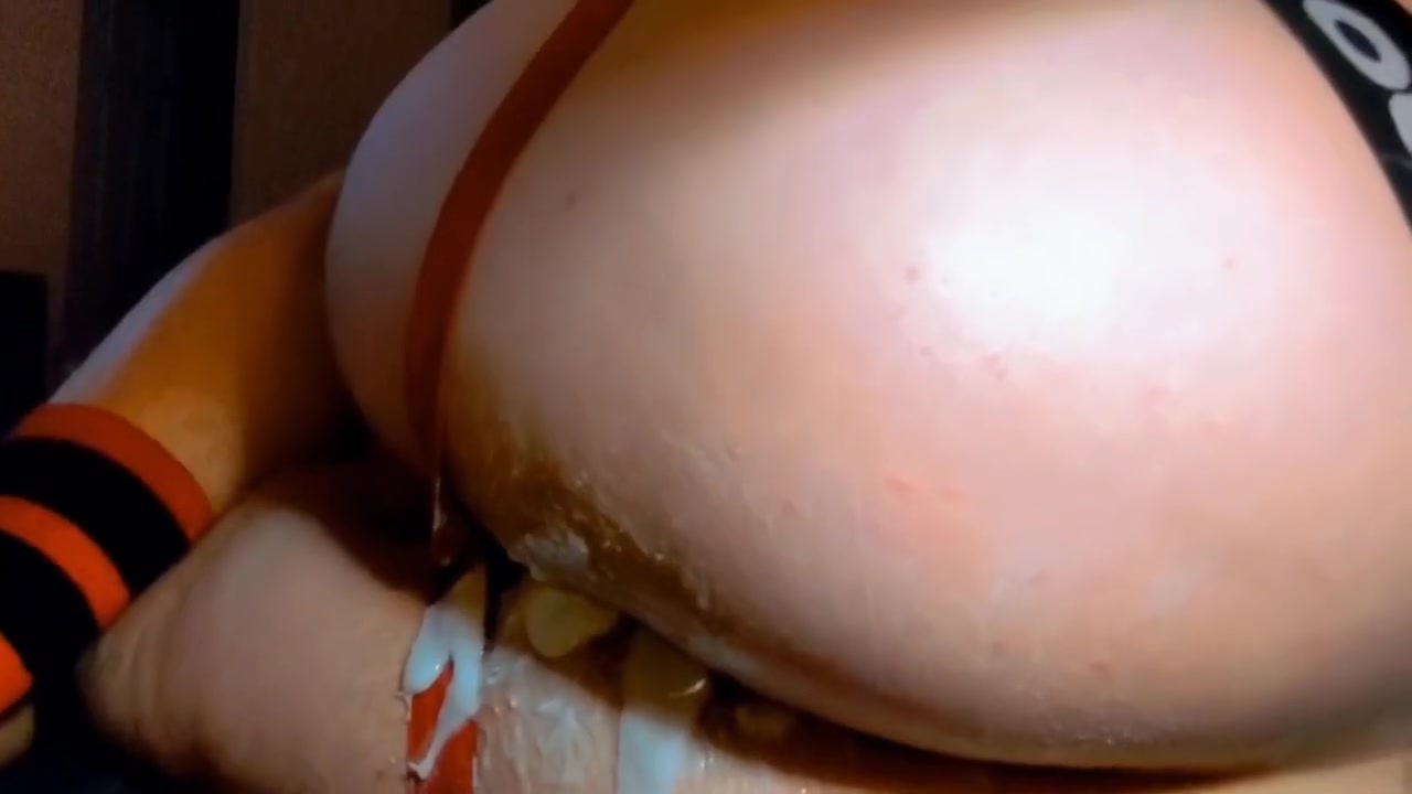 Rose Bud - Exploring My Fist Hole Deeper And Wider Playing With My Used And Fucking It Hard With Toys