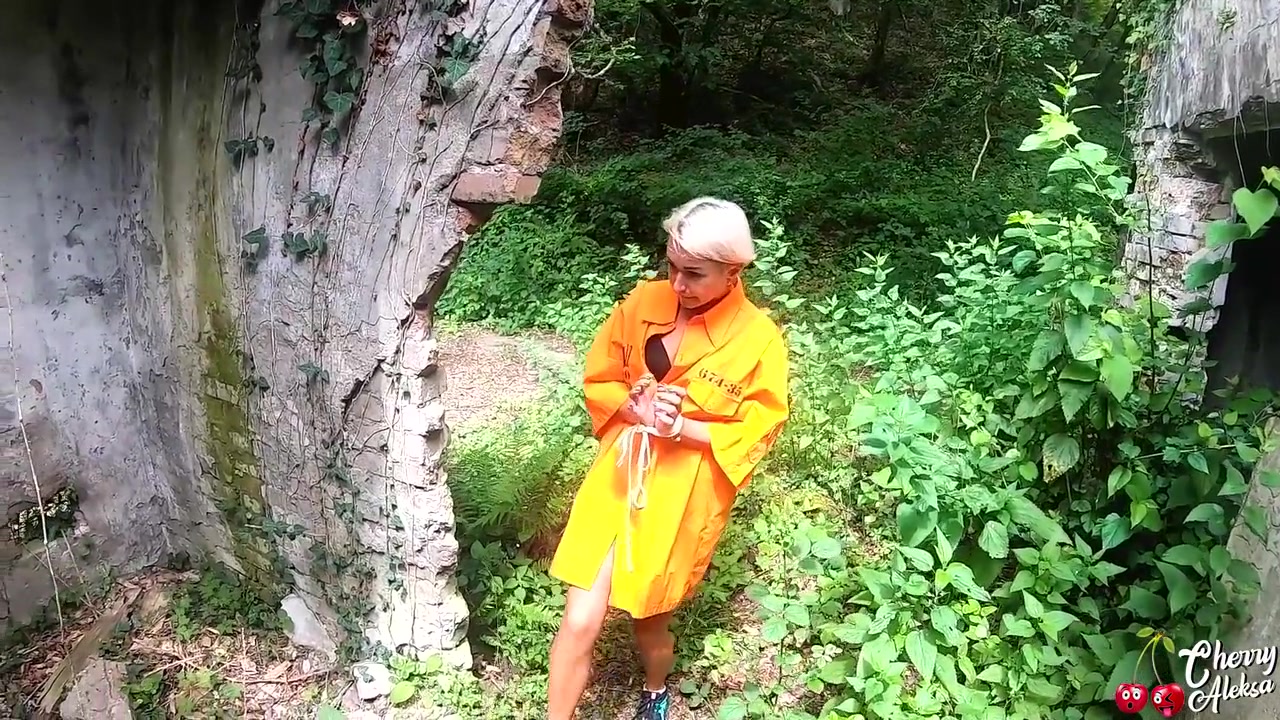 Sexy Prisoner Deep Sucking Dick And Had Anal Sex On The Abandoned - Facial