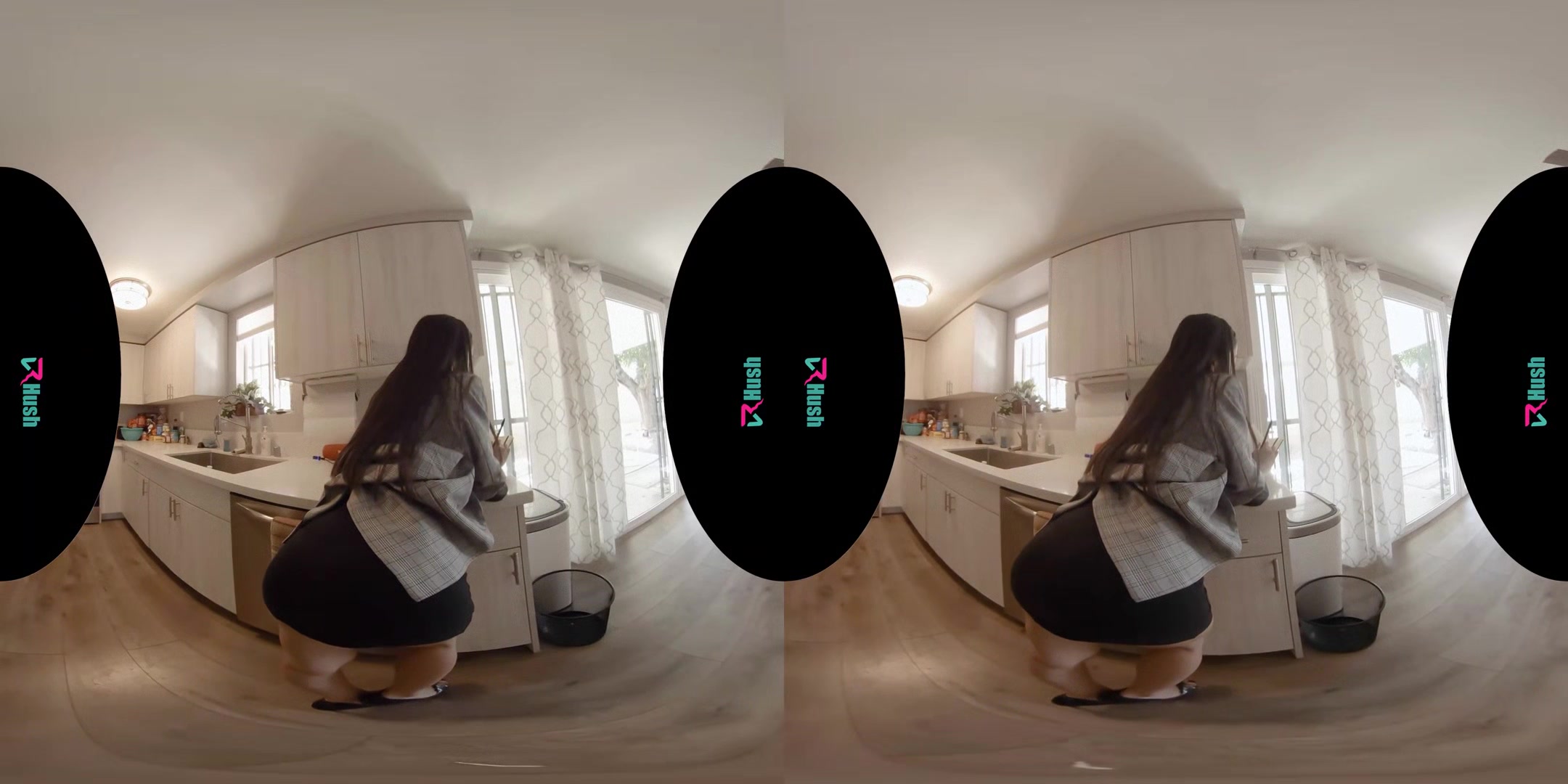 VRHUSH Asian Realtor Avery Black fucking her client