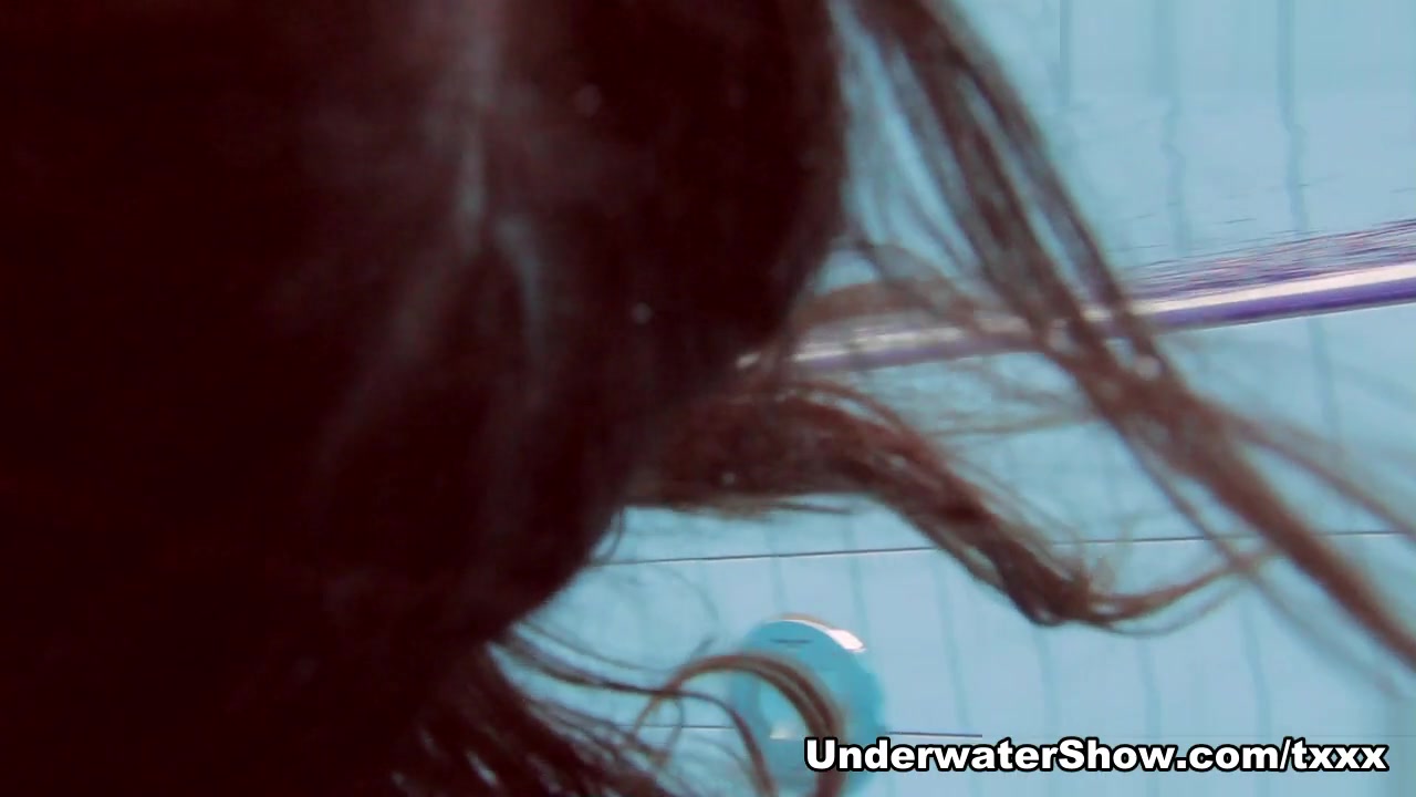 Roxolana Video - UnderwaterShow