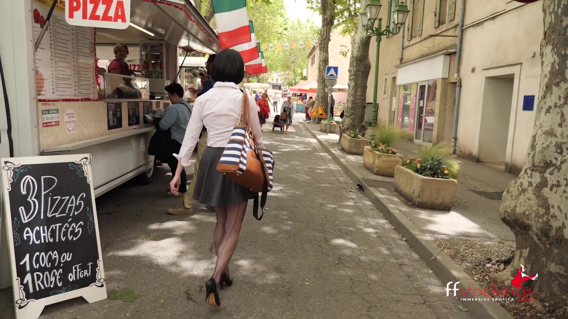 Public Exhibitionist