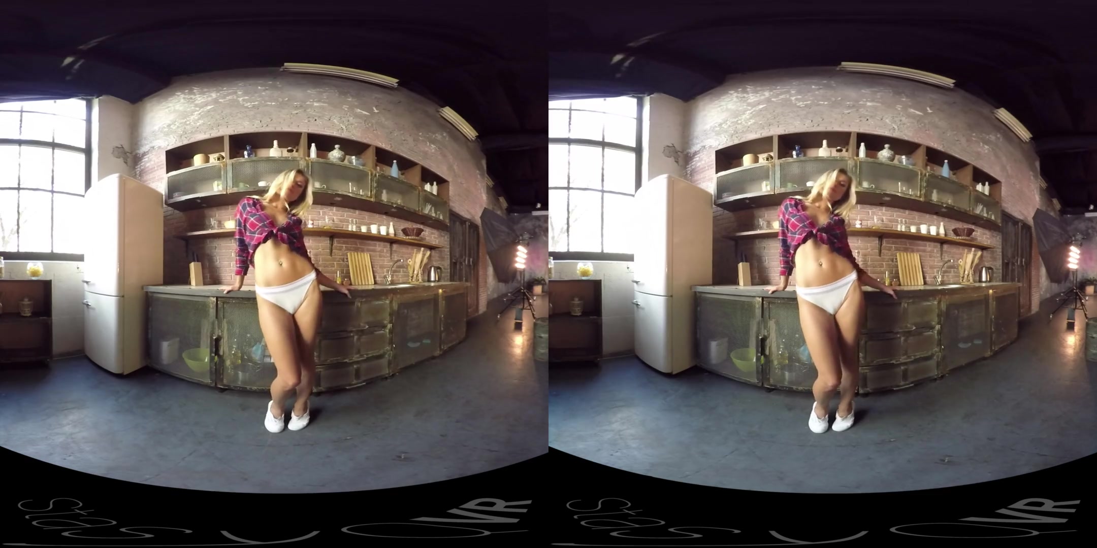 Blonde Strips For Breakfast - StasyQVR