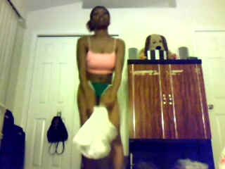 Sexy demonstration of amazing pussy on webcam