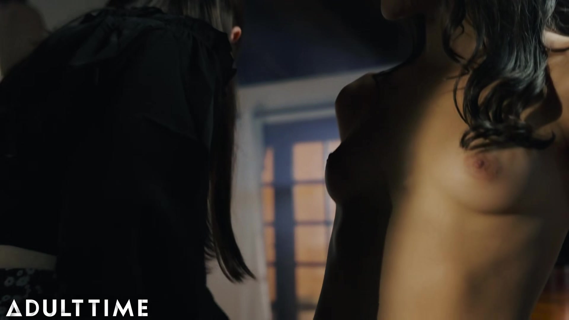 TRANSFIXED - Natalie Mars Has A Special Gift For Emily Willis - ***