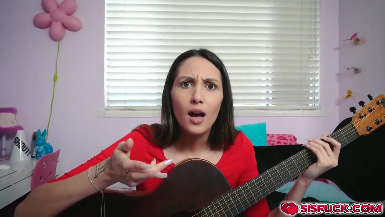 Alex Cant Stop Looking At Stepsis Natalias Pussy While