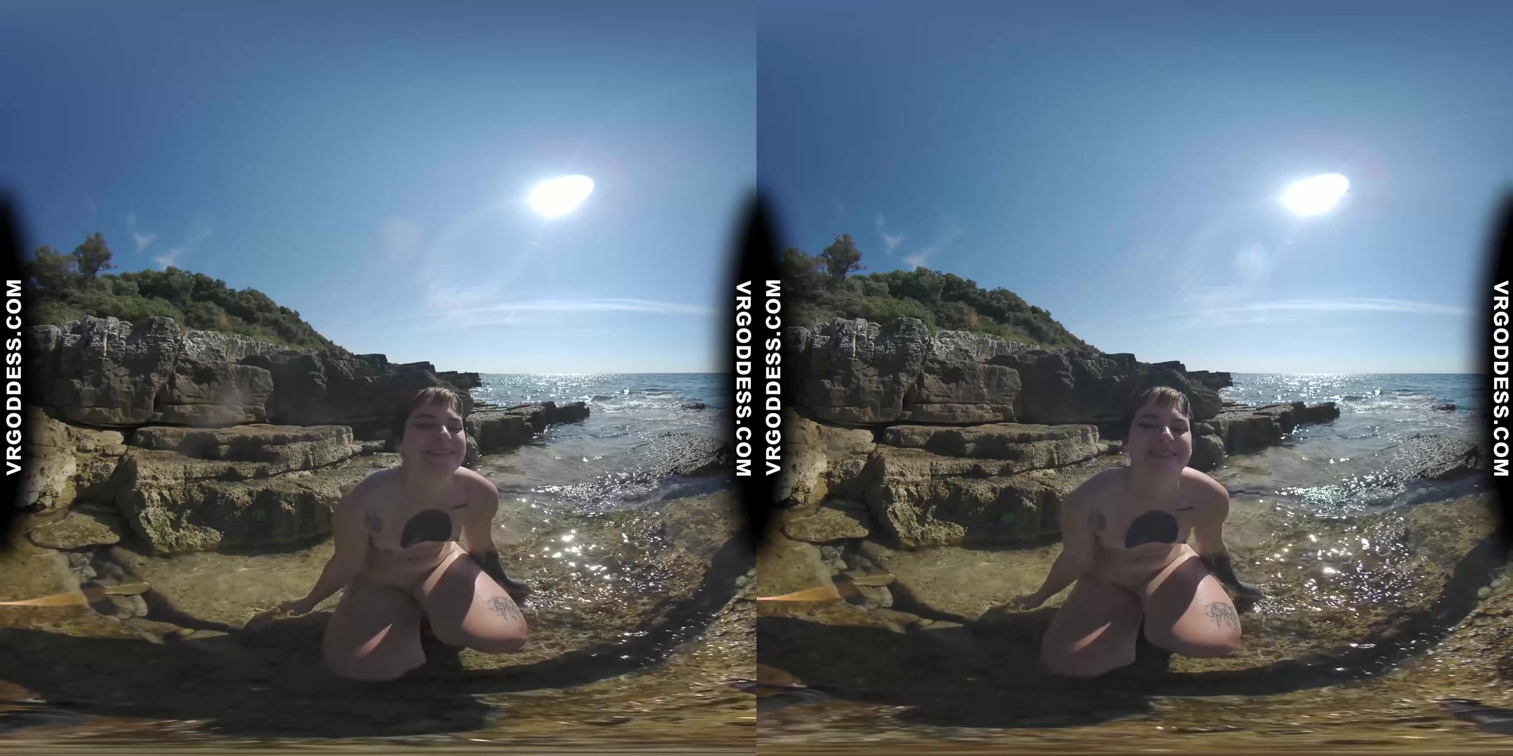 Tattooed Brille Skinny Dipping In The Ocean While On Vacation Jilling