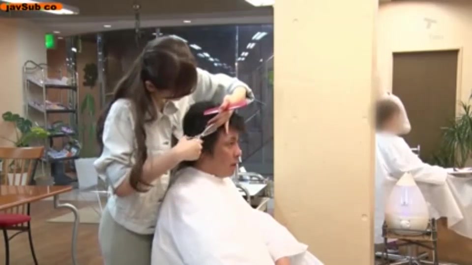 05167 Slut x hairdresser