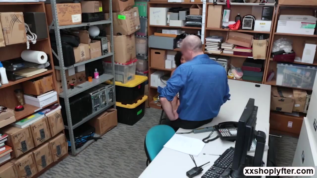 Nia Nixon - Shoplifter Firstime Banging A Officer