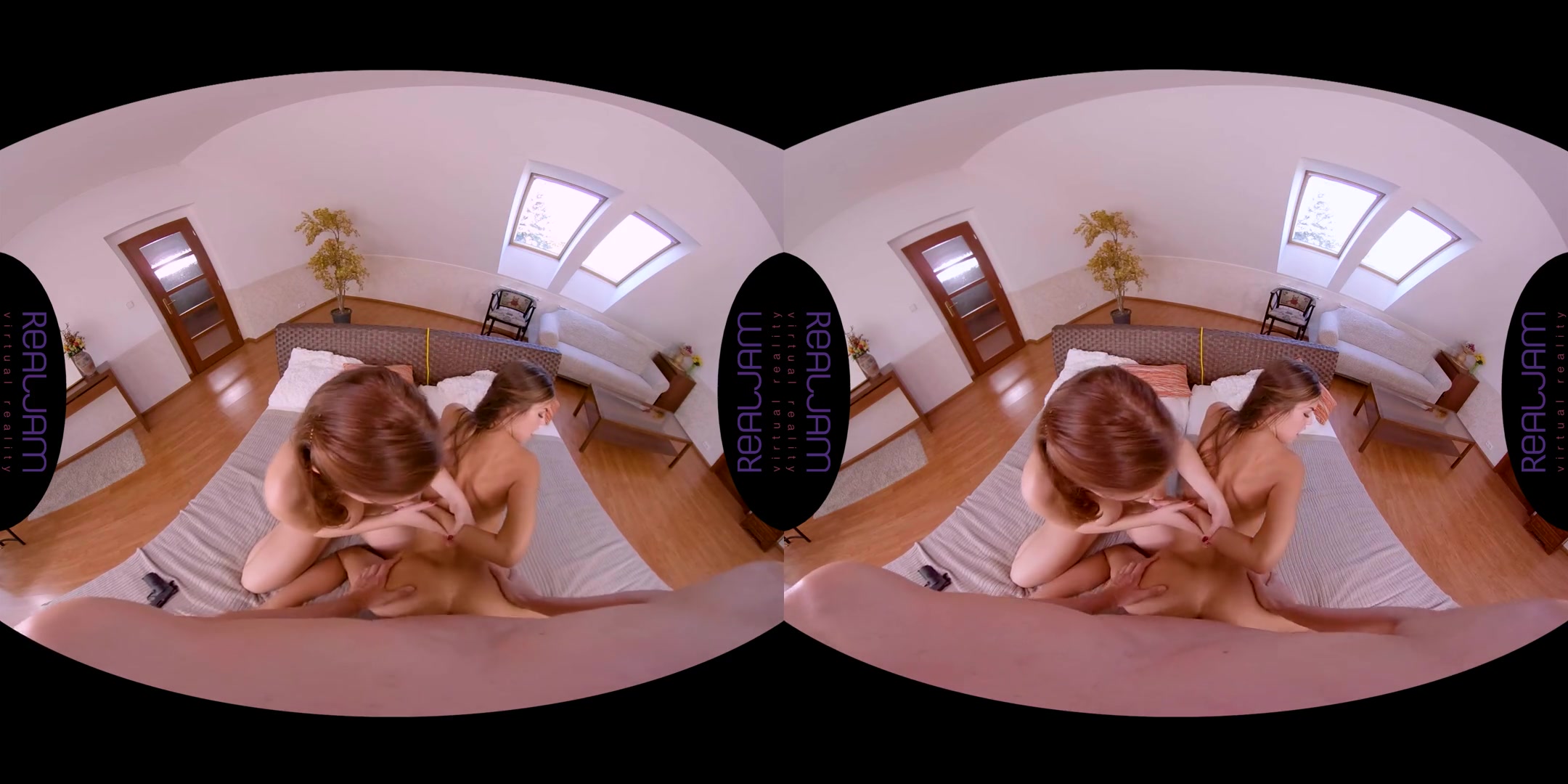 Antonia Sainz & Cindy Shine in Freeze! It's Hot Robbery! - RealJamVR
