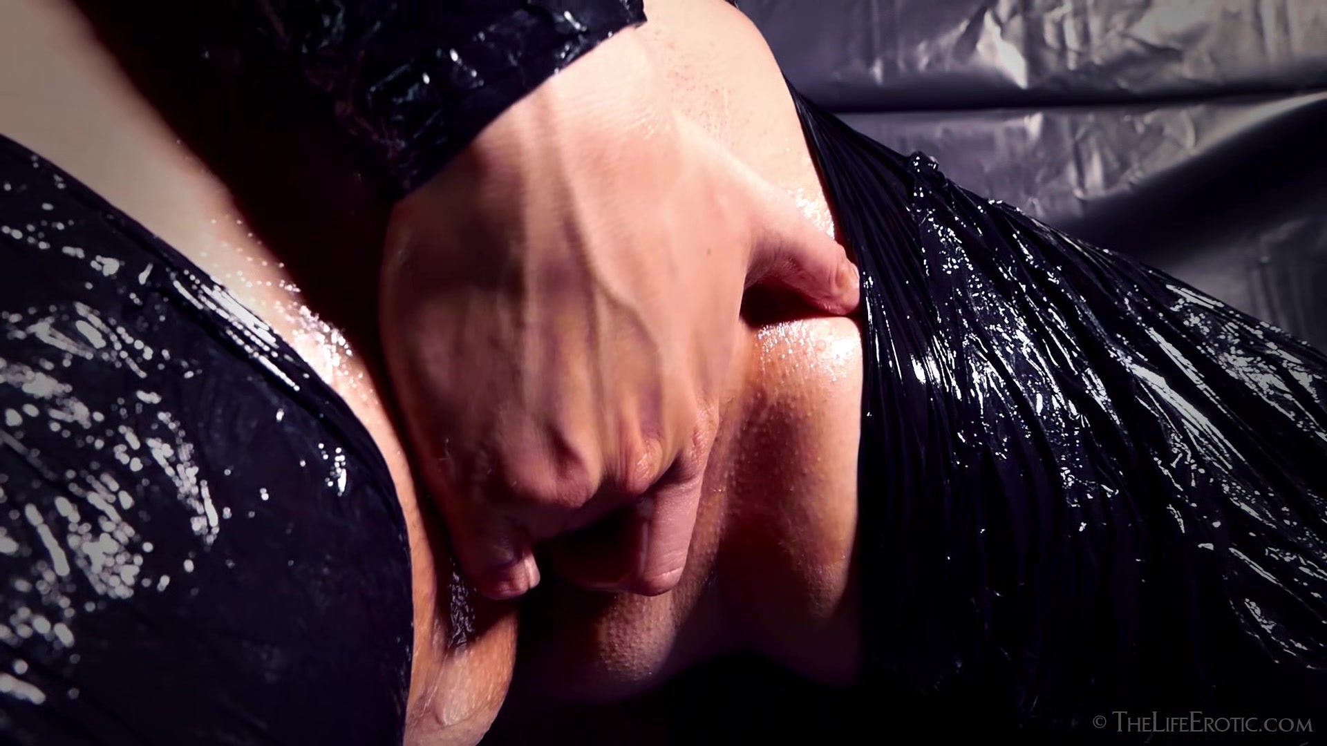 Black And Wet - Lucia - TheLifeErotic