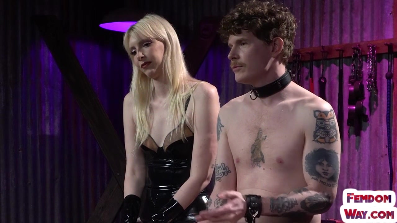 Latex CFNM domina tormenting sub cock after casting