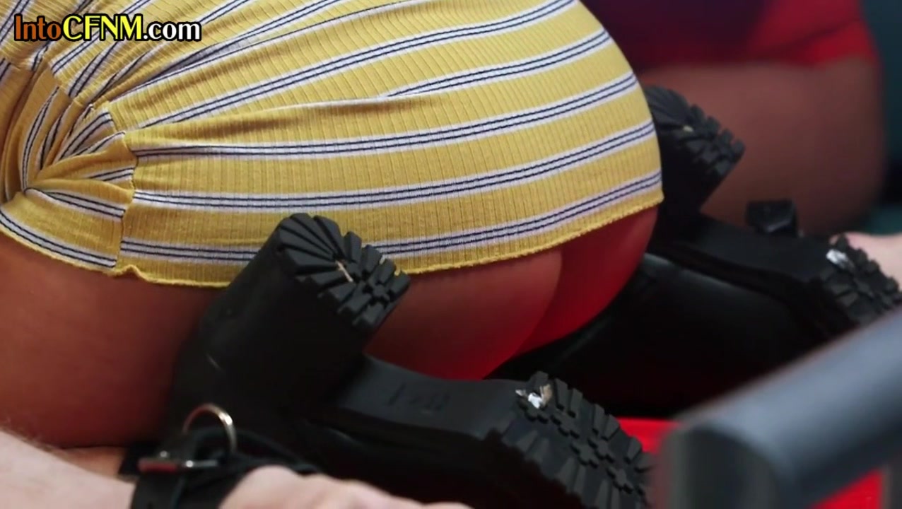 CFNM group HJ and BJ by classy MILFS for bondage dude