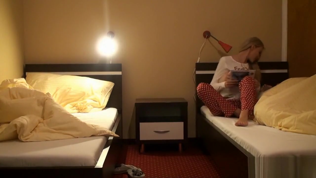 Stepsister canВґt wait to get fucked this night!