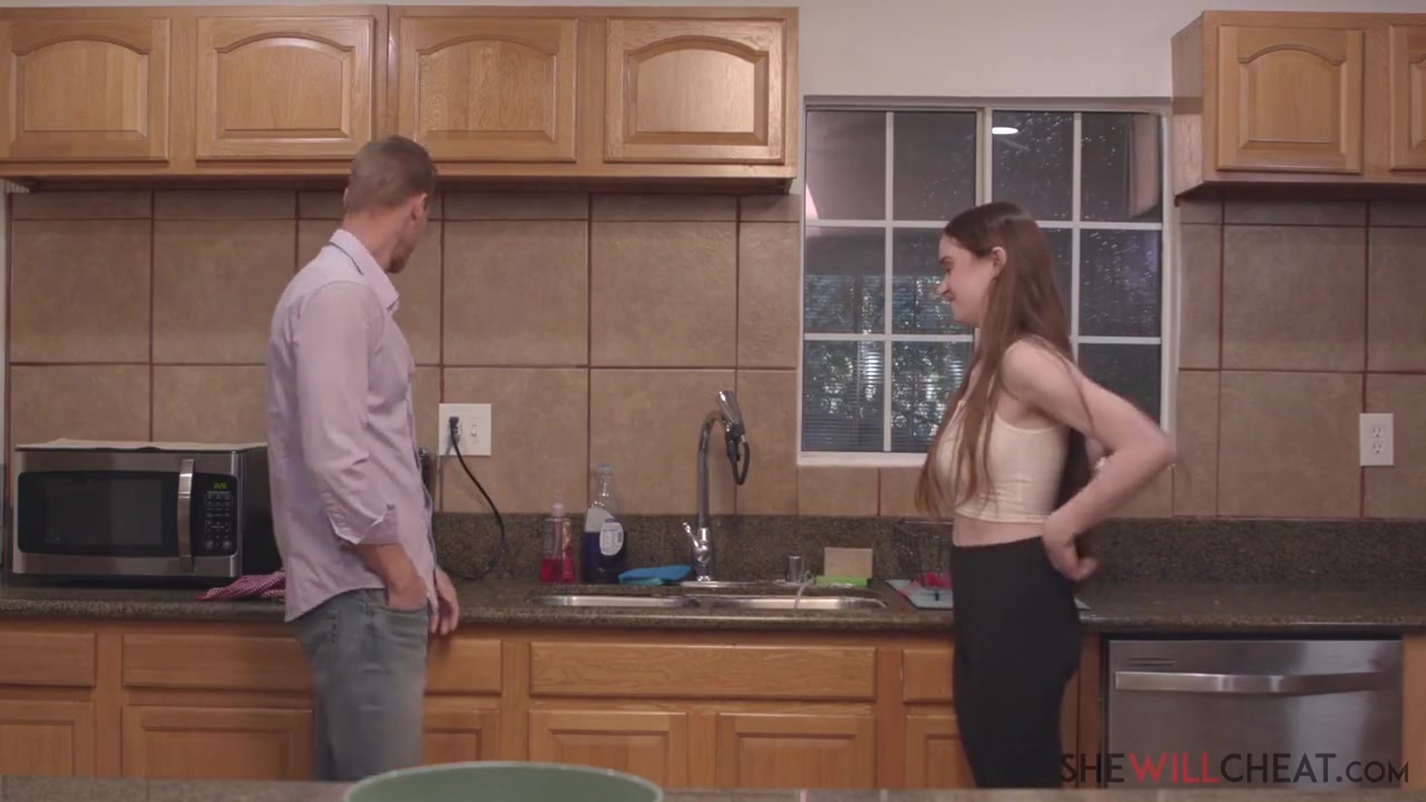 Cute teen 18+ Needs Help With Her Plumbing - Hazel Moore