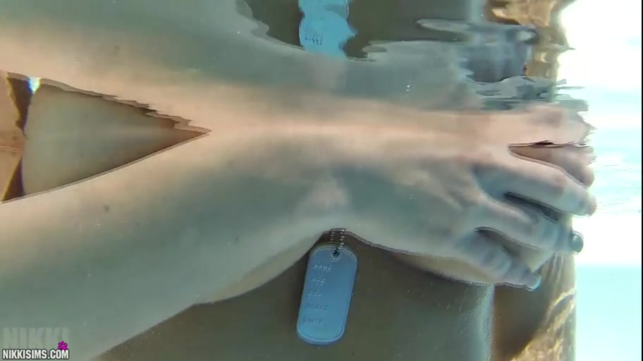 Nikki 4th Of July Pool Masturbation