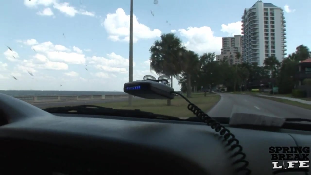 Best Friends Kissing and Flashing Around Tampa - SpringbreakLife