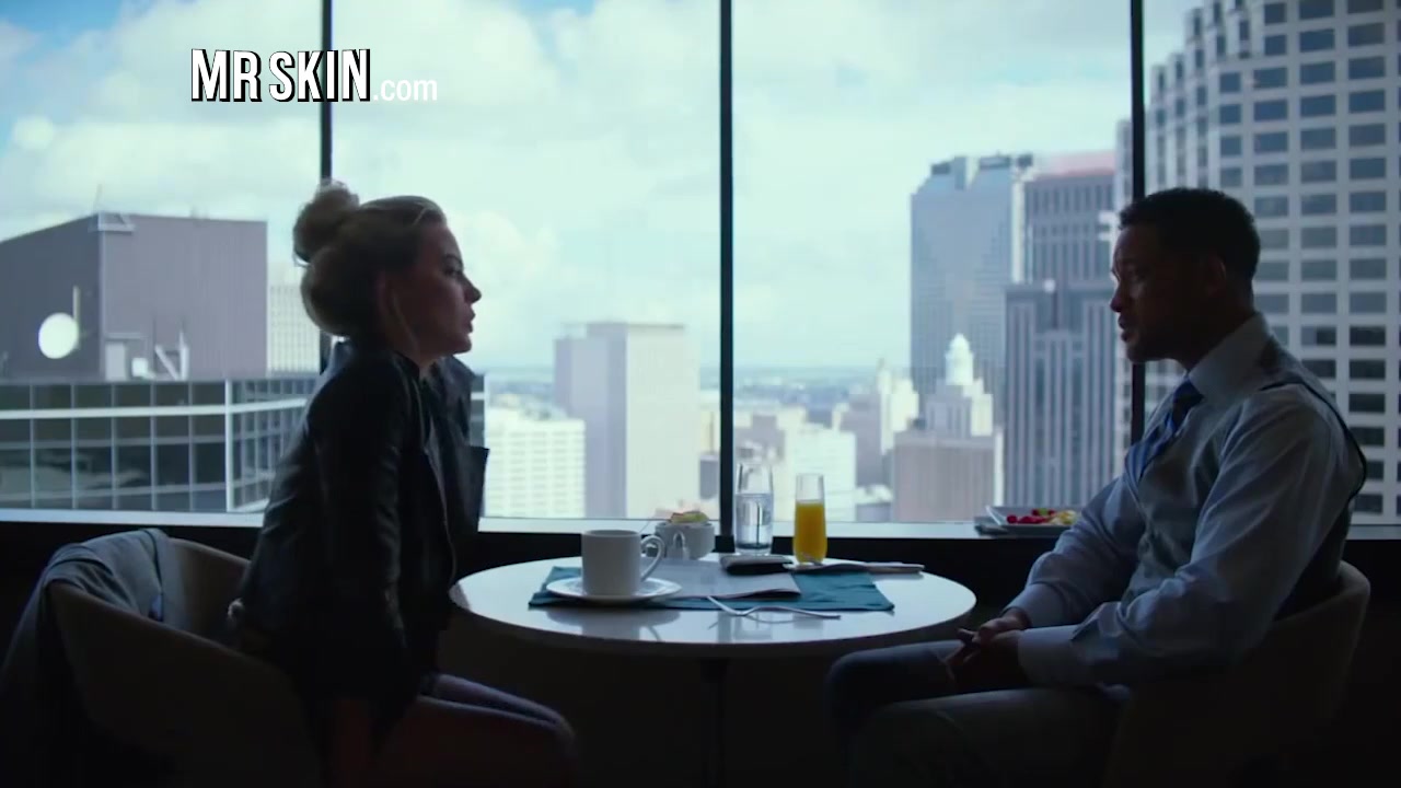 Naked Margot Robbie Comes Into Focus - Mr.Skin
